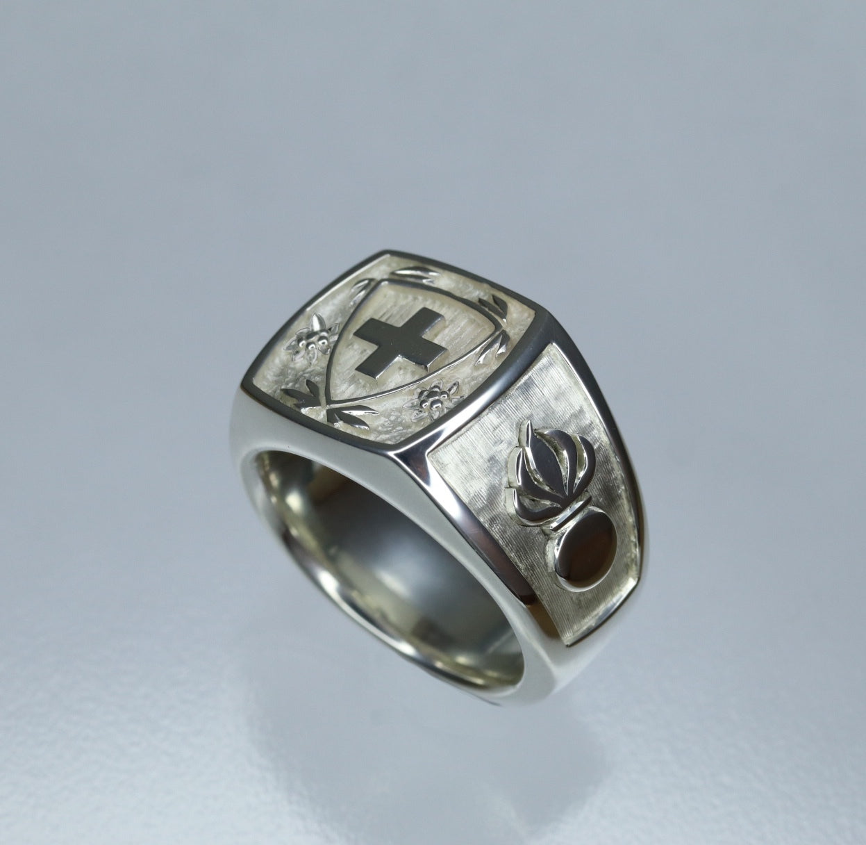 Grenadier - Chevalière d'Officier en argent